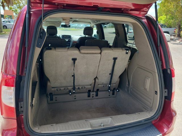 2014 Chrysler Town & Country Touring-L