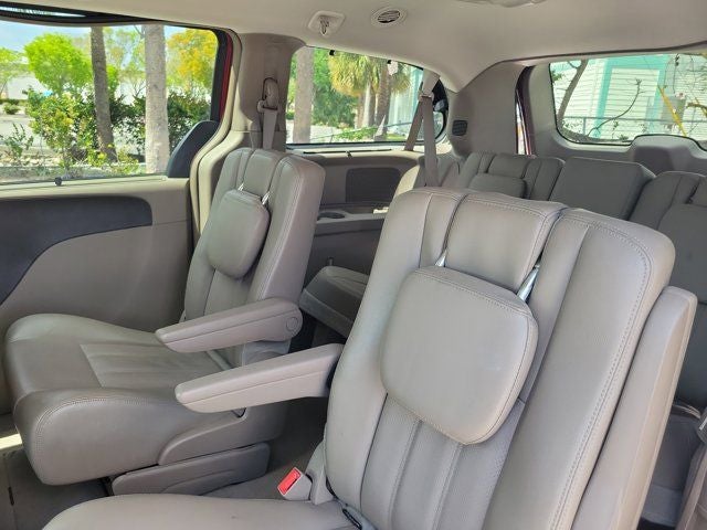 2014 Chrysler Town & Country Touring-L