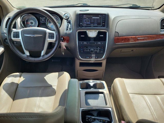 2014 Chrysler Town & Country Touring-L