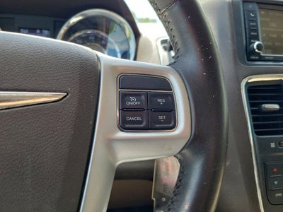 2014 Chrysler Town & Country Touring-L