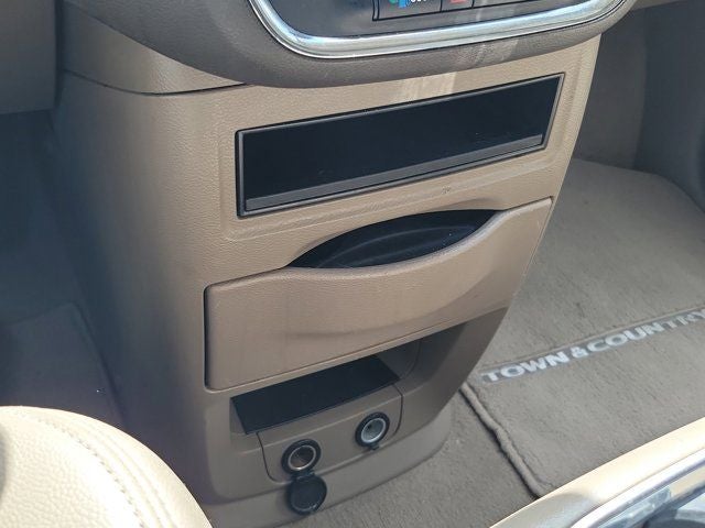 2014 Chrysler Town & Country Touring-L