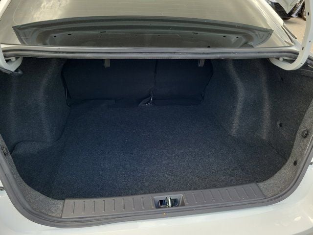 2023 Nissan Versa 1.6 SR