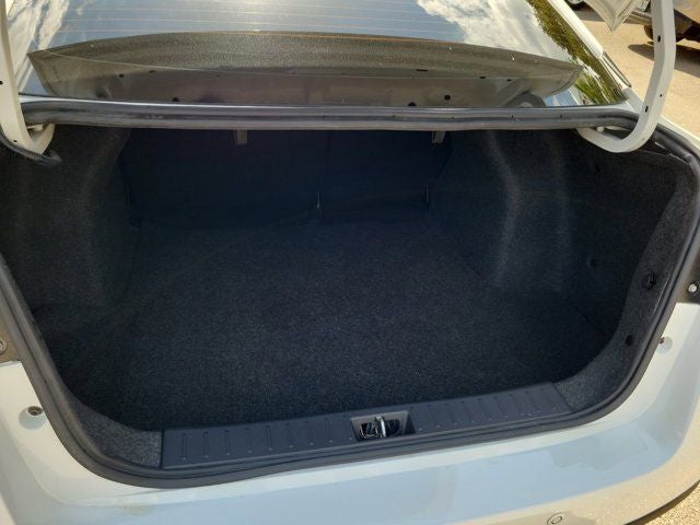 2023 Nissan Versa 1.6 SR