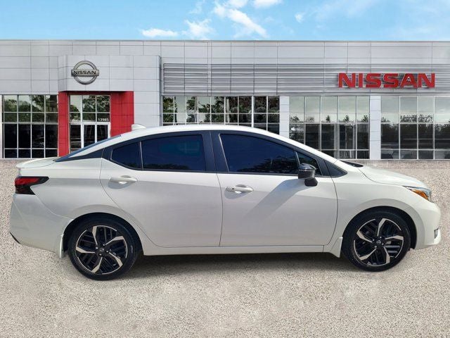 2023 Nissan Versa 1.6 SR