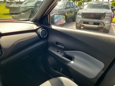 2023 Nissan Kicks SR