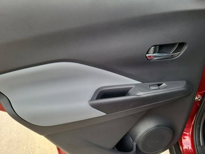 2022 Nissan Kicks SR