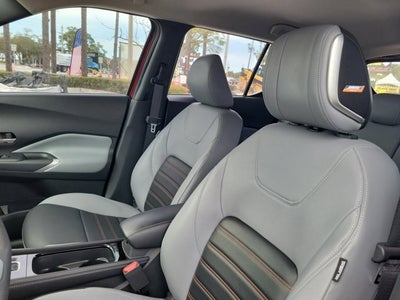 2022 Nissan Kicks SR