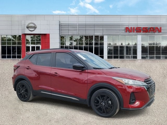 2022 Nissan Kicks SR