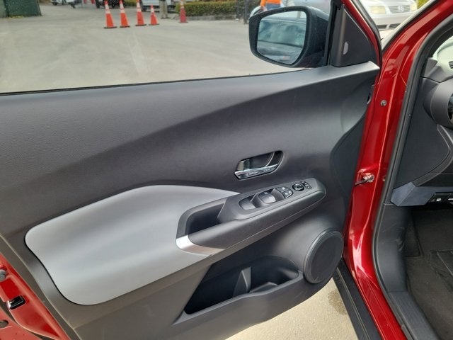 2022 Nissan Kicks SR