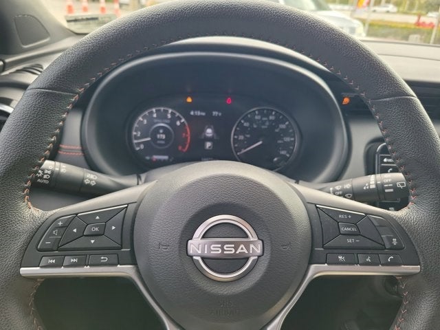 2022 Nissan Kicks SR