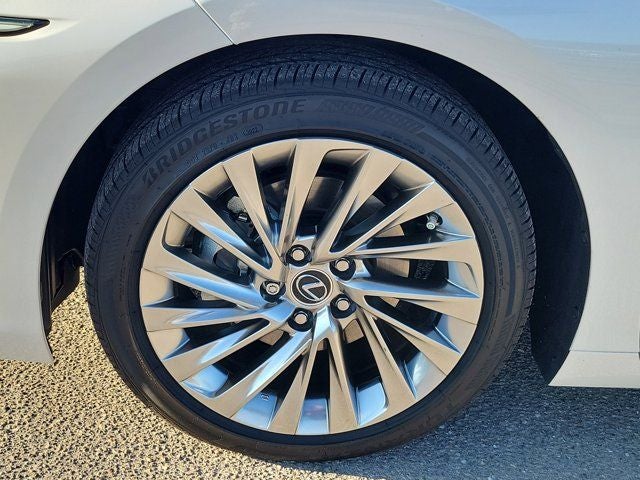 2023 Lexus ES 300h Luxury