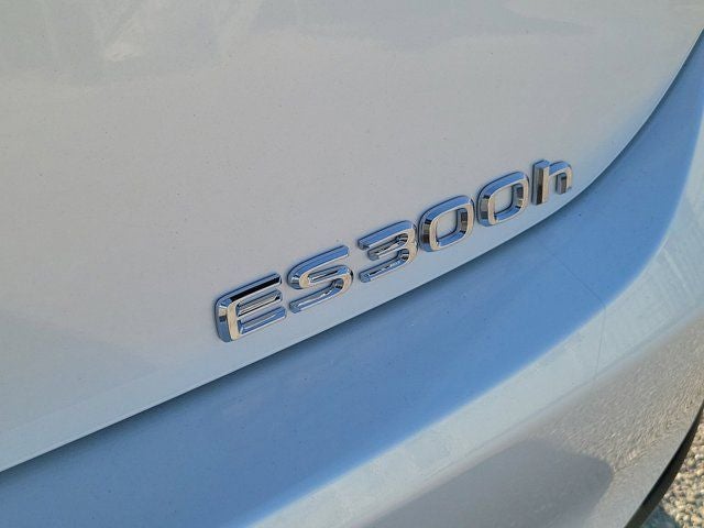 2023 Lexus ES 300h Luxury