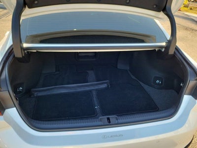 2023 Lexus ES 300h Luxury