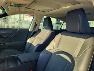 2023 Lexus ES 300h Luxury