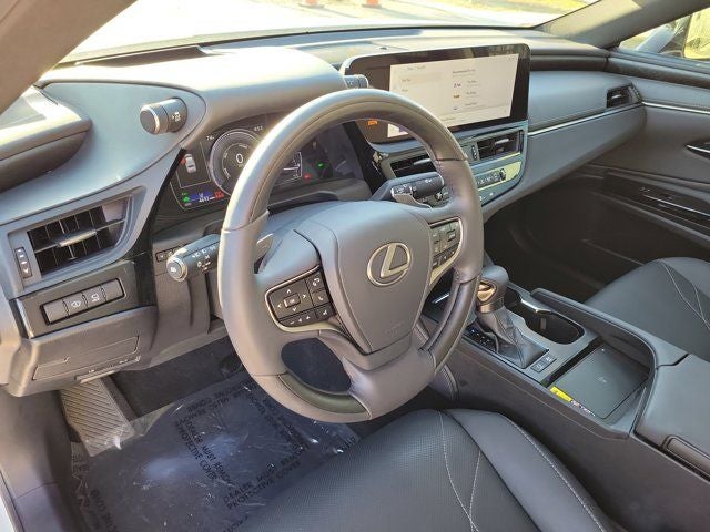 2023 Lexus ES 300h Luxury