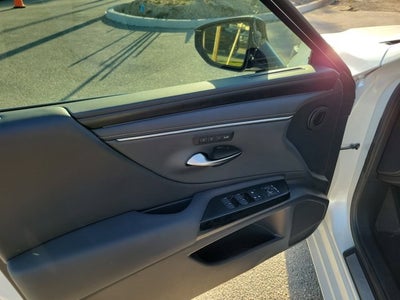 2023 Lexus ES 300h Luxury