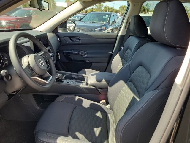 2026 Nissan Pathfinder S