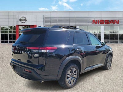2025 Nissan Pathfinder SV