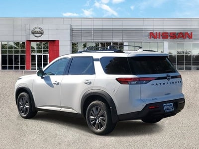 2025 Nissan Pathfinder SV