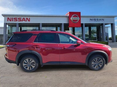 2024 Nissan Pathfinder SV