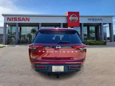 2024 Nissan Pathfinder SV