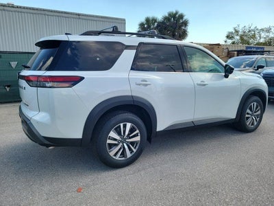 2026 Nissan Pathfinder SL