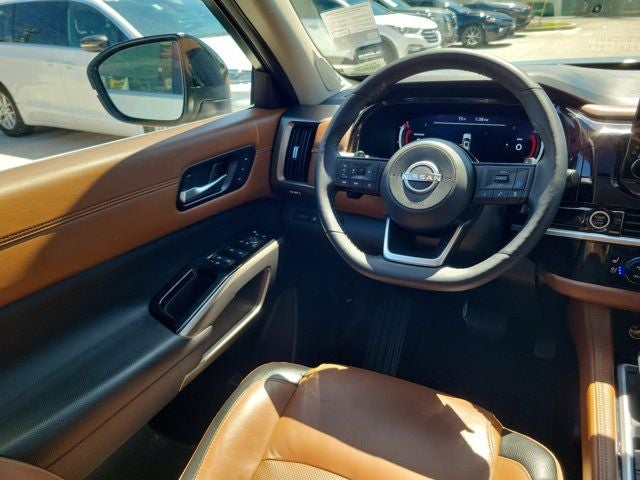 2024 Nissan Pathfinder Platinum