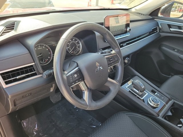 2024 Mitsubishi Outlander ES