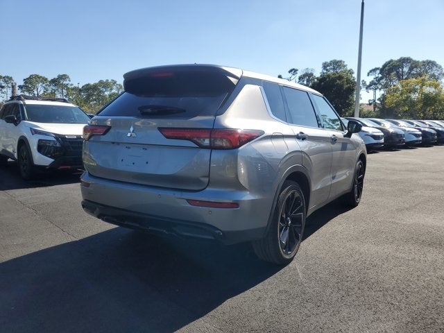2022 Mitsubishi Outlander SE