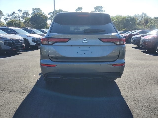 2022 Mitsubishi Outlander SE
