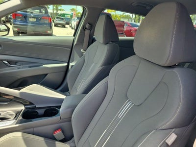 2022 Hyundai Elantra SEL