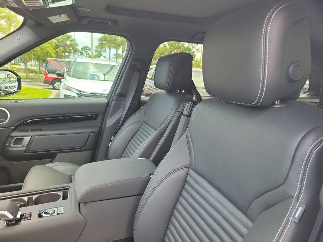 2025 Land Rover Discovery S