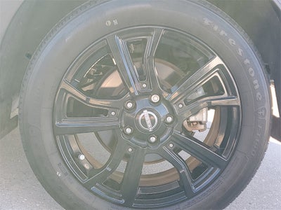 2022 Nissan Kicks SR