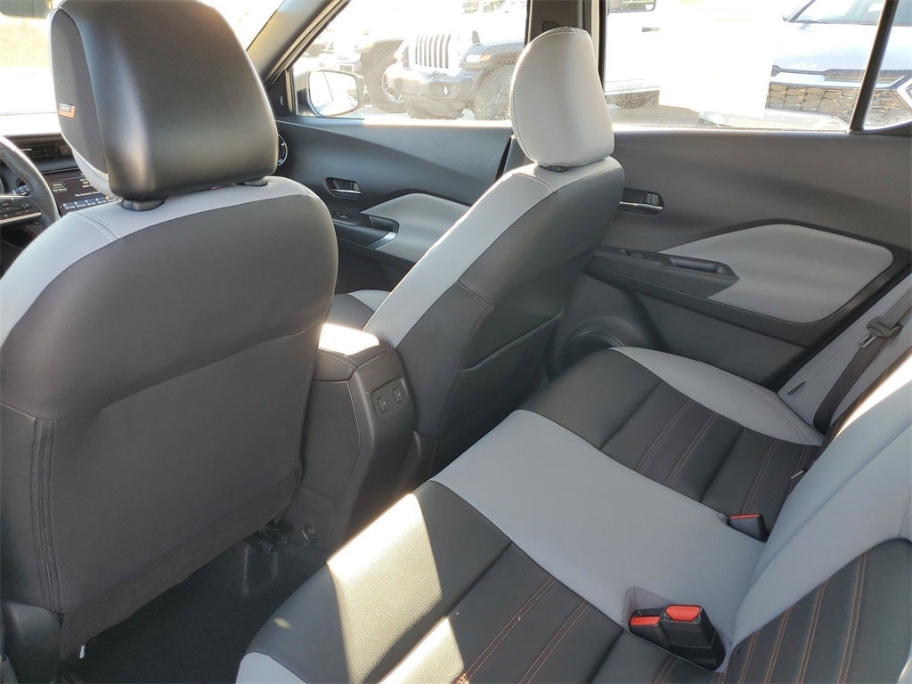 2022 Nissan Kicks SR