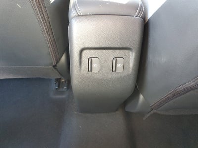 2022 Nissan Kicks SR