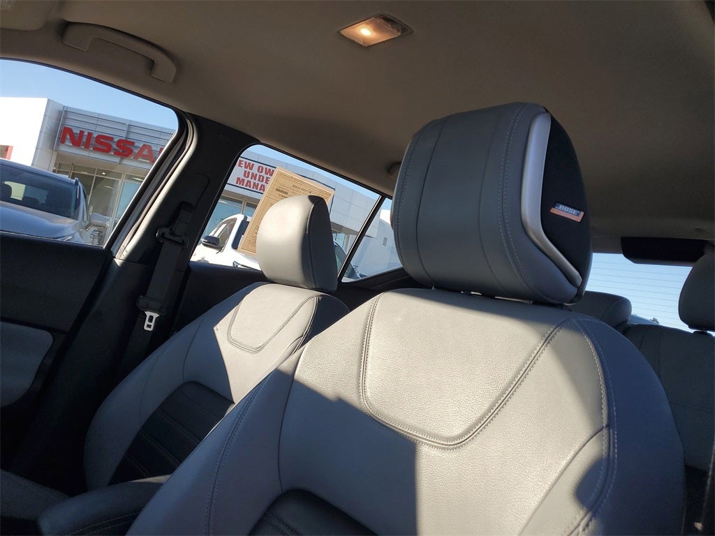 2022 Nissan Kicks SR