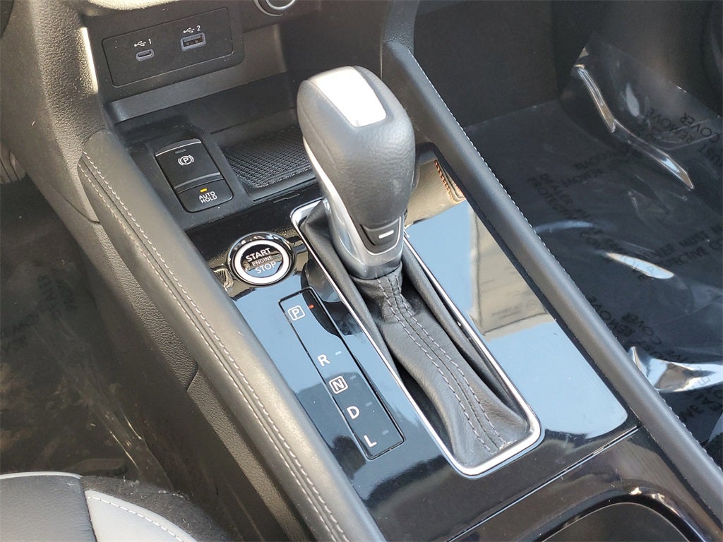 2022 Nissan Kicks SR