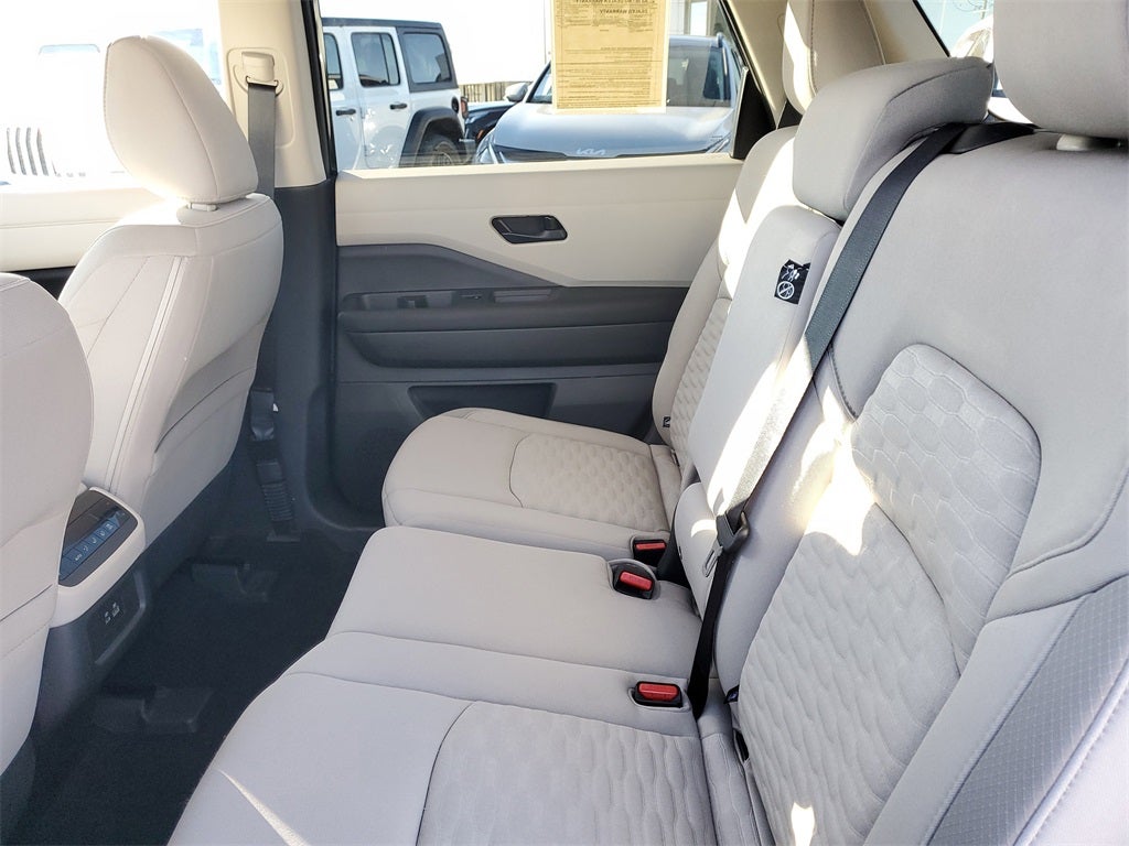 2023 Nissan Pathfinder SV