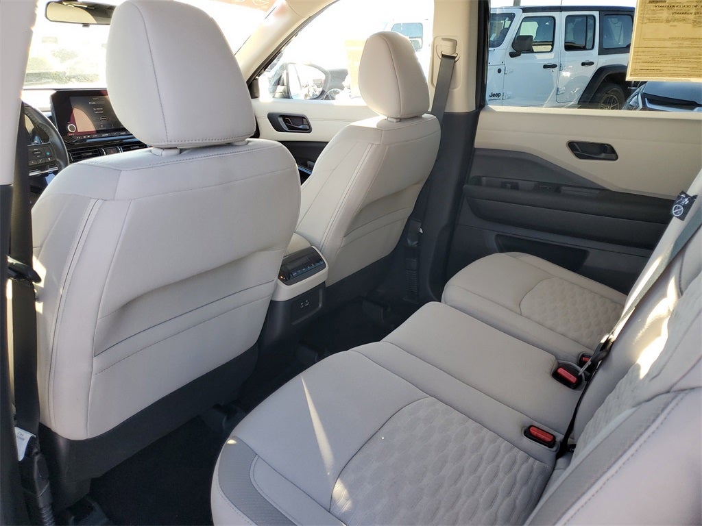 2023 Nissan Pathfinder SV