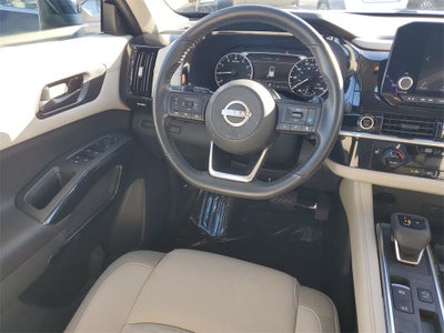 2023 Nissan Pathfinder SV