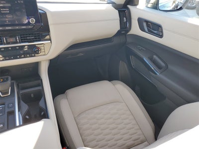 2023 Nissan Pathfinder SV