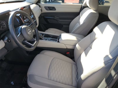 2023 Nissan Pathfinder SV