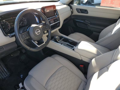 2023 Nissan Pathfinder SV