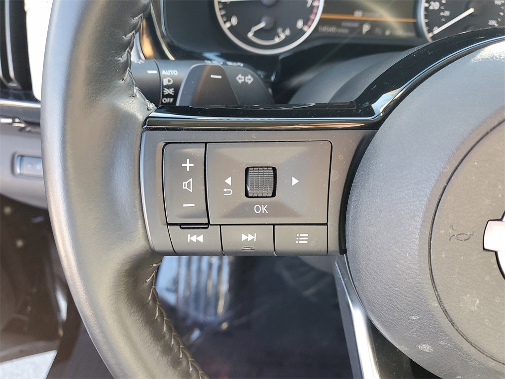 2023 Nissan Pathfinder SV