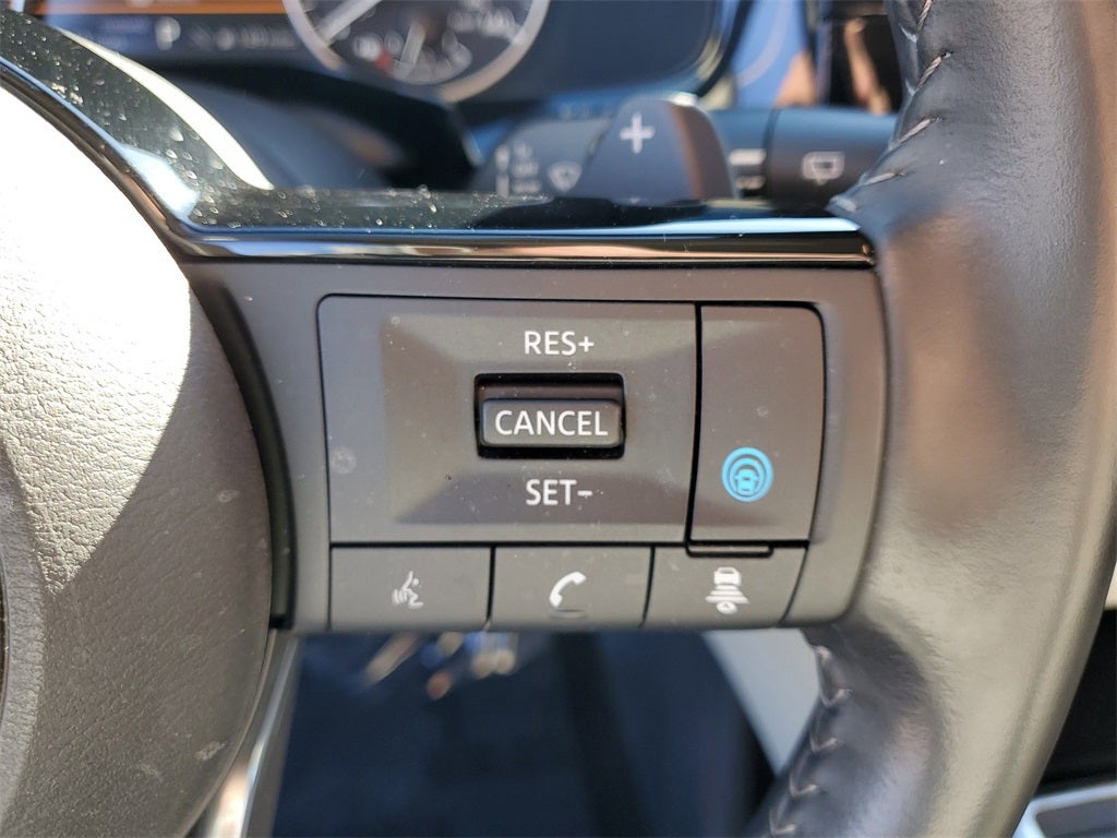 2023 Nissan Pathfinder SV