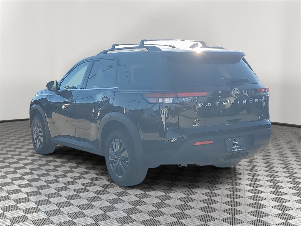 2023 Nissan Pathfinder SV