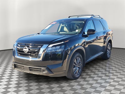 2023 Nissan Pathfinder SV