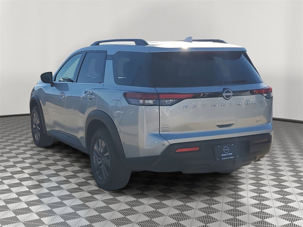 2025 Nissan Pathfinder SV