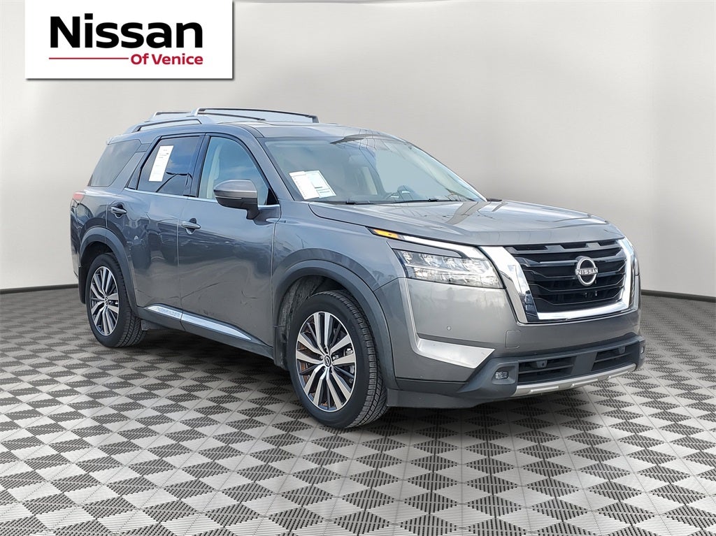2022 Nissan Pathfinder Platinum