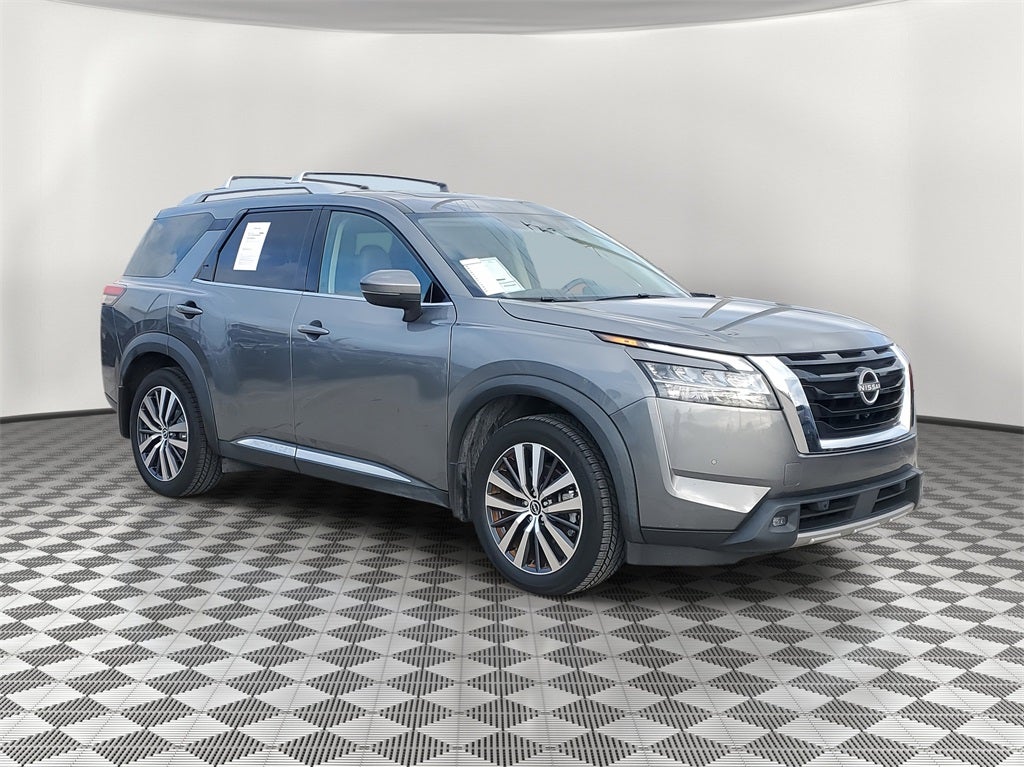 2022 Nissan Pathfinder Platinum
